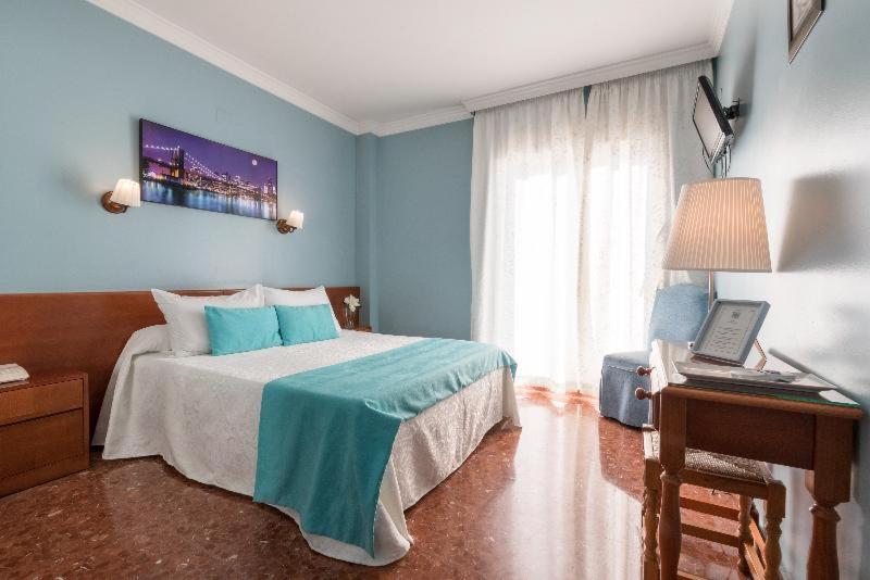 Hotel Romerito Malaga Bilik gambar