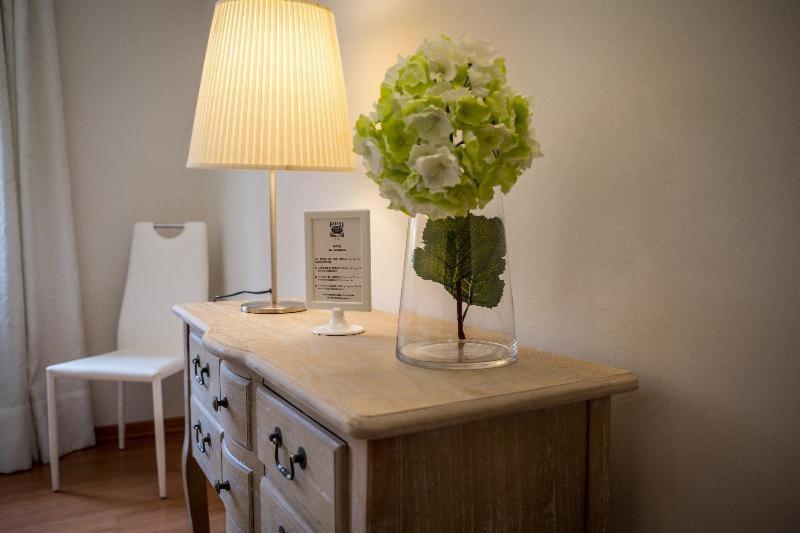Hotel Romerito Malaga Bilik gambar